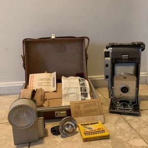 Vintage Polaroid Land Camera 800 w/ Accessories